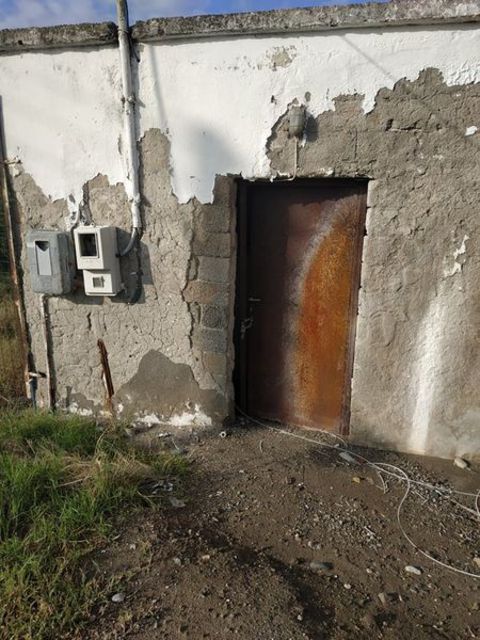 Αντικατάσταση πόρτας οικίσκου υδραγωγείου Ζερβοχωρίου.